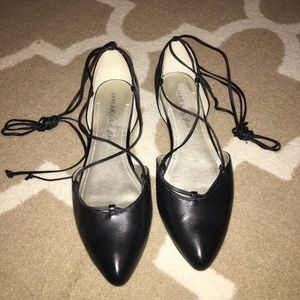 Anne Klein Black Pointed Toe Lace Up Flats- 11